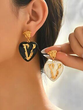 Head-Shaped 3D Heart Pin Earrings Exaggerated Designer Fashion Jewelry